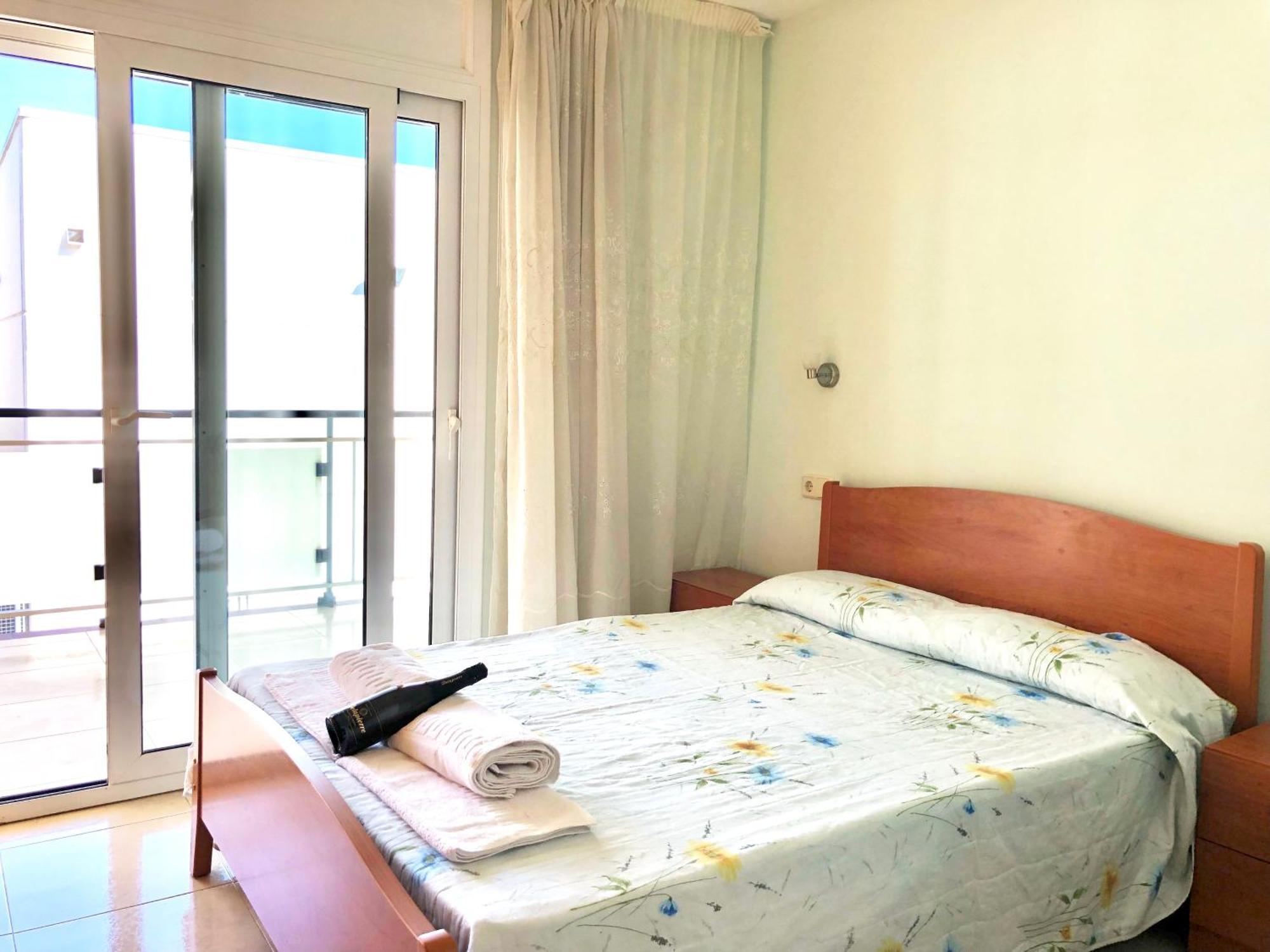 Apartamentos Benet Roses Dış mekan fotoğraf
