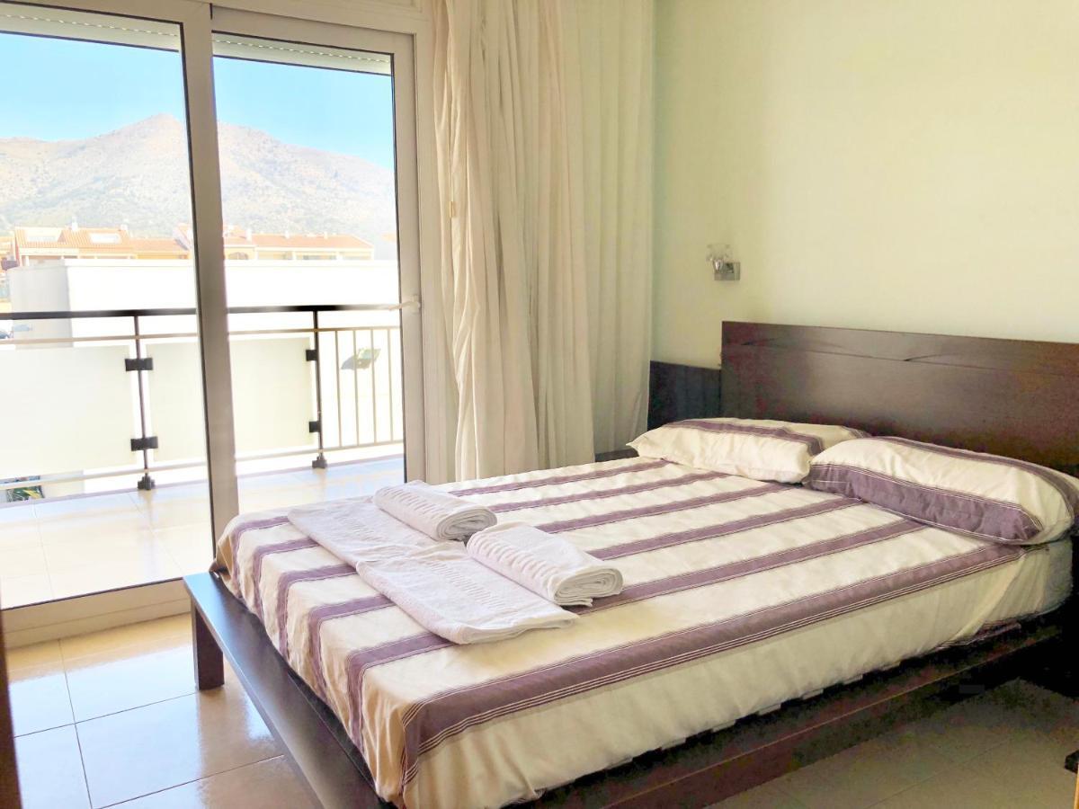 Apartamentos Benet Roses Dış mekan fotoğraf
