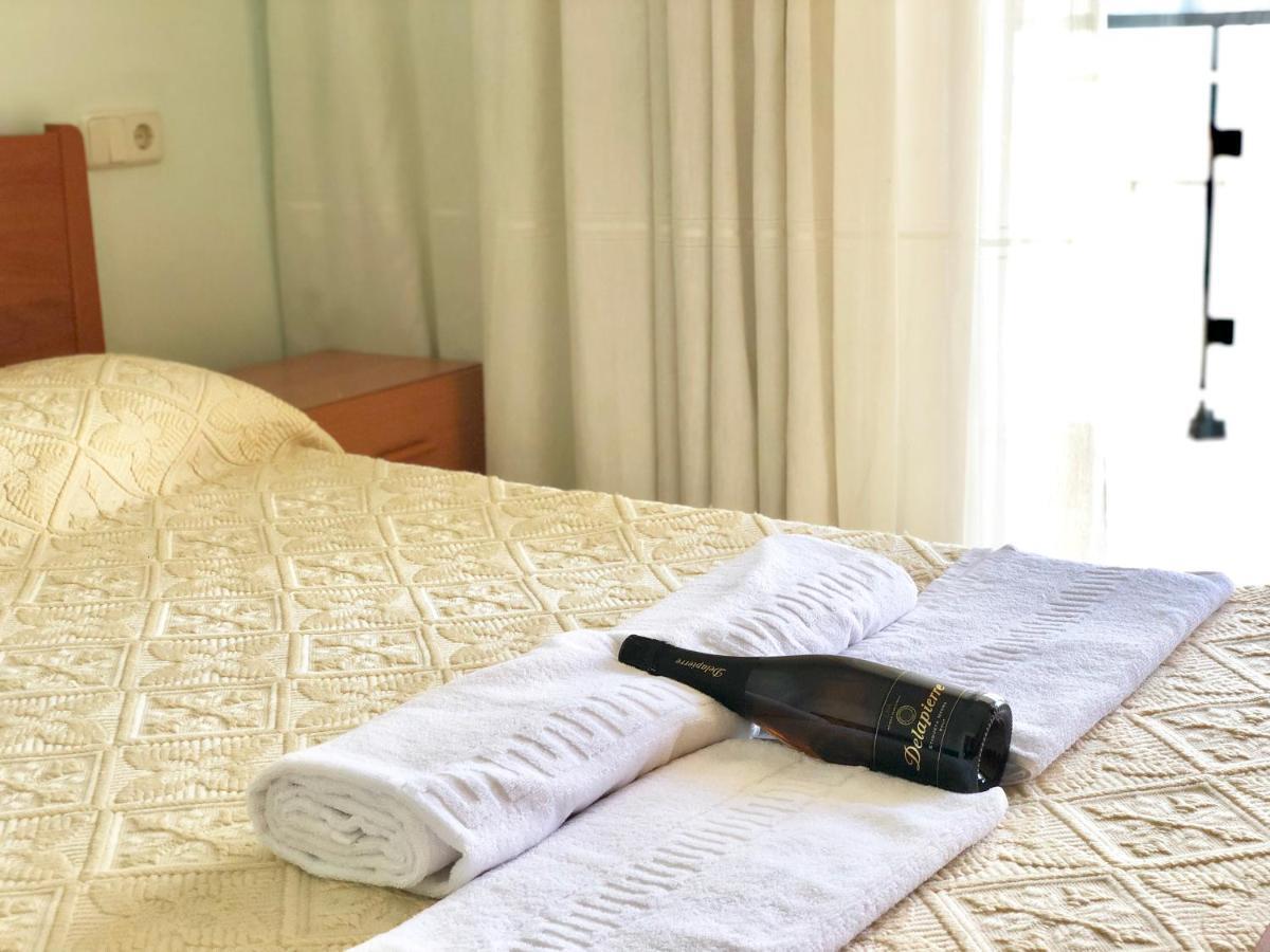 Apartamentos Benet Roses Dış mekan fotoğraf