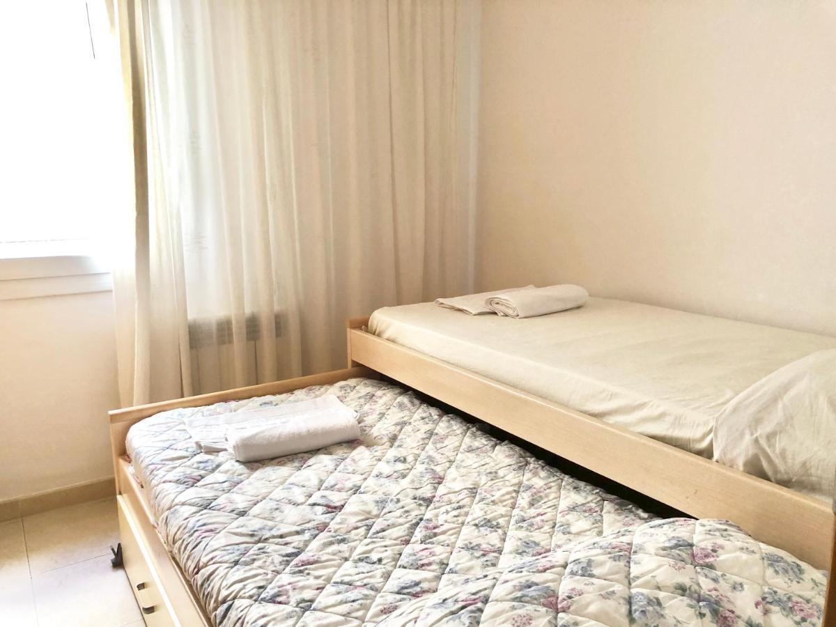 Apartamentos Benet Roses Dış mekan fotoğraf
